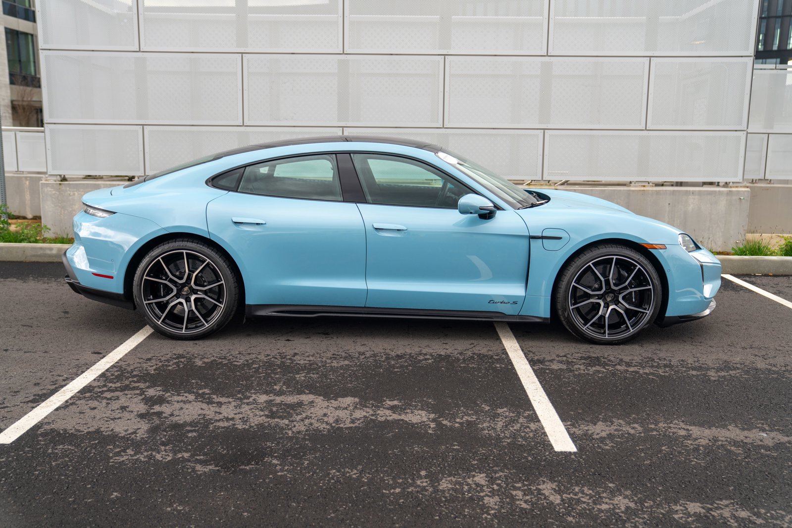 Certified 2025 Porsche Taycan Turbo image 8