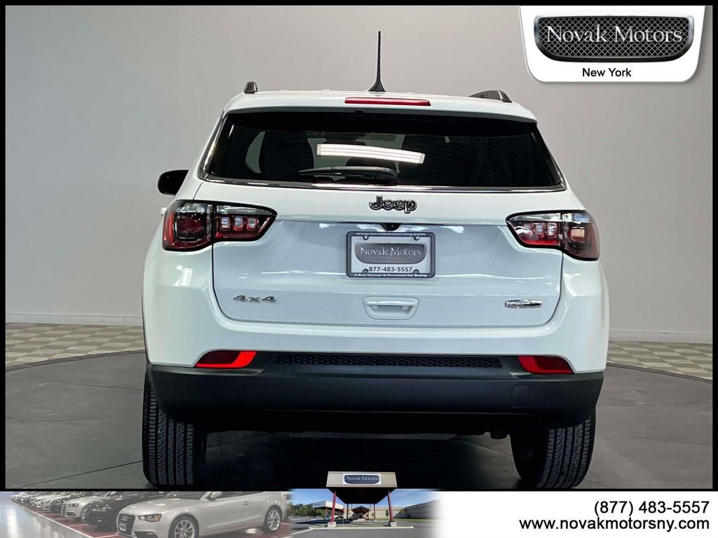 Used 2022 Jeep Compass Latitude AWD/4WD image 7