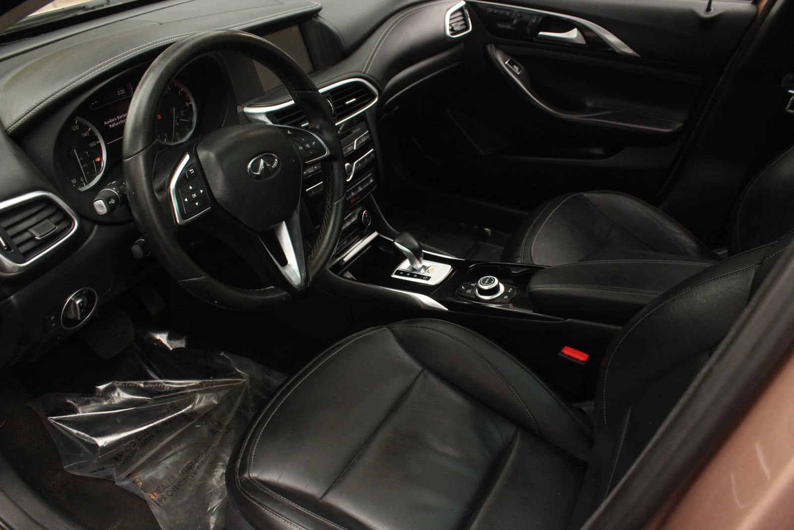 Used 2018 INFINITI QX30 Premium AWD/4WD image 13