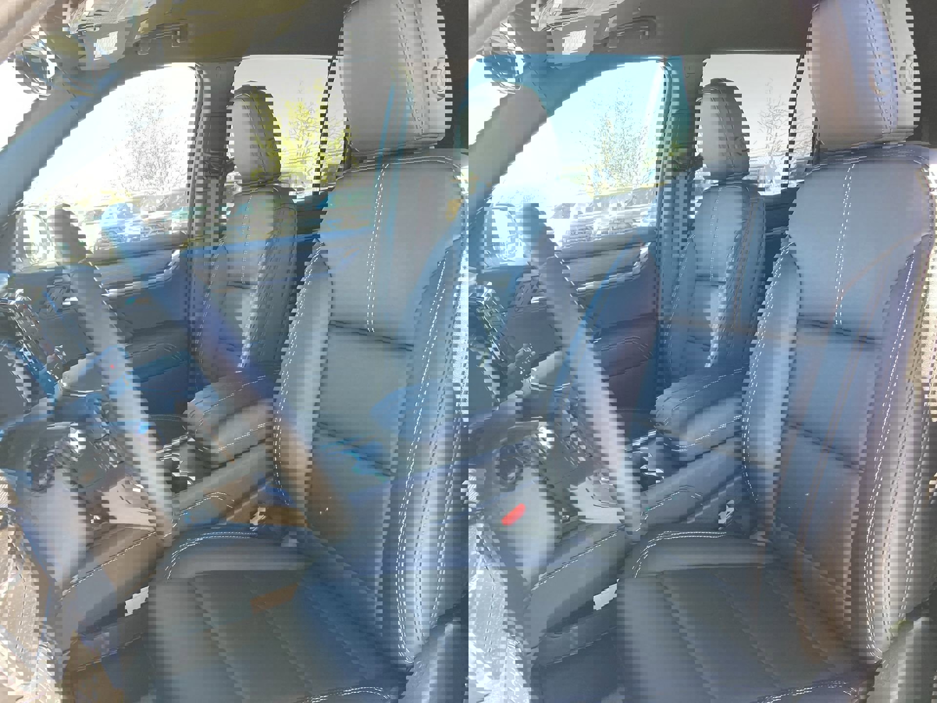 Used 2024 GMC Acadia Elevation image 13