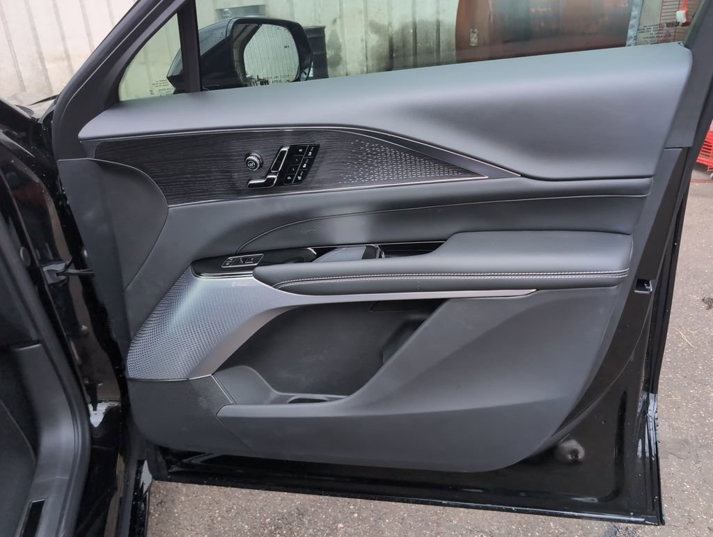 New 2026 Cadillac Lyriq V image 19