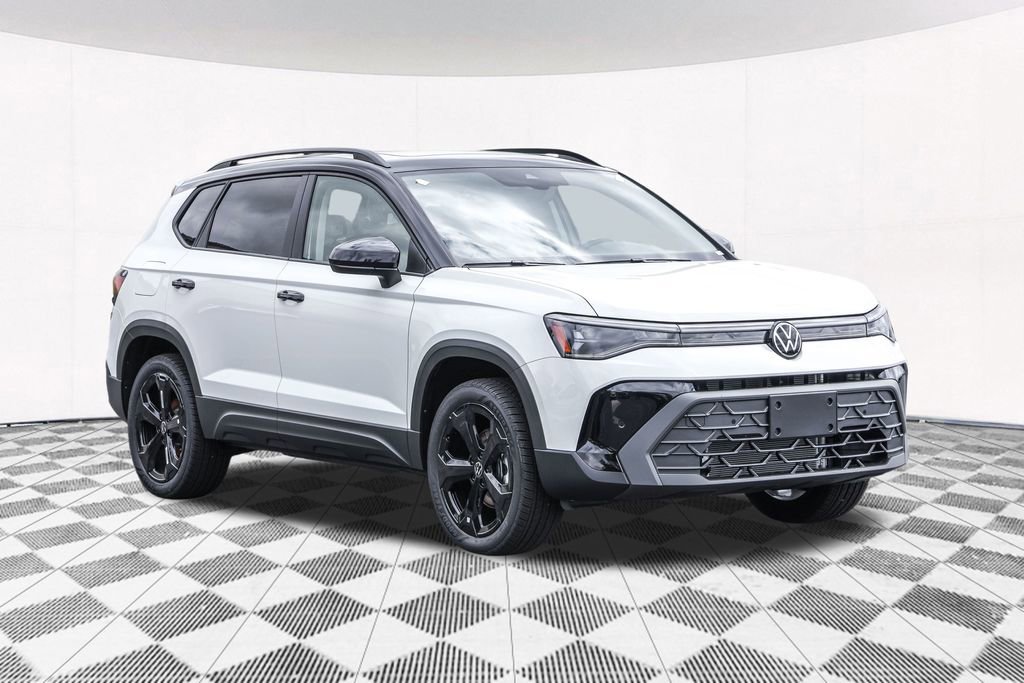 Used 2025 Volkswagen Taos SE image 9