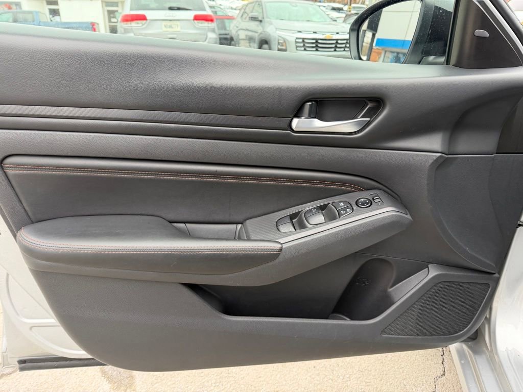 Used 2022 Nissan Altima 2.5 SR image 13