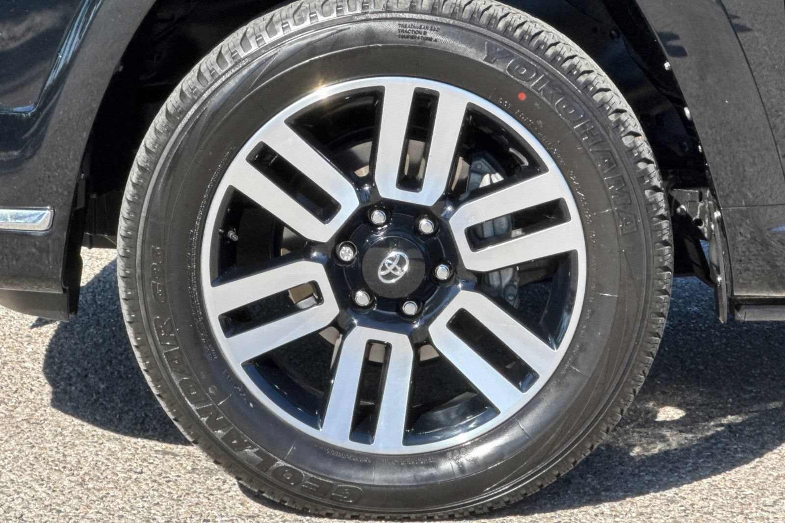 Used 2023 Toyota 4Runner Limited AWD/4WD image 26