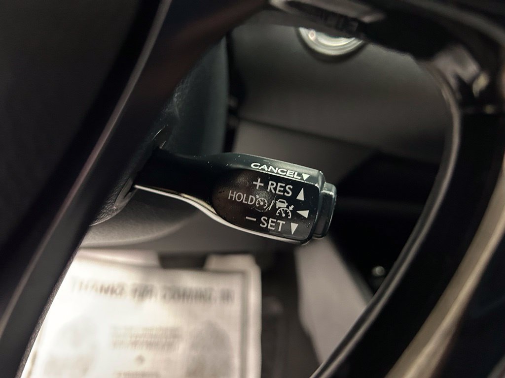 Used 2019 Toyota C-HR XLE FWD image 13