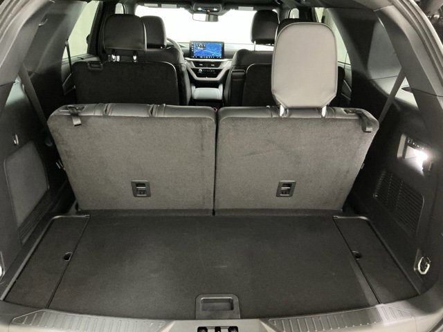 Used 2025 Ford Explorer ST-Line w/ Premium Package image 18