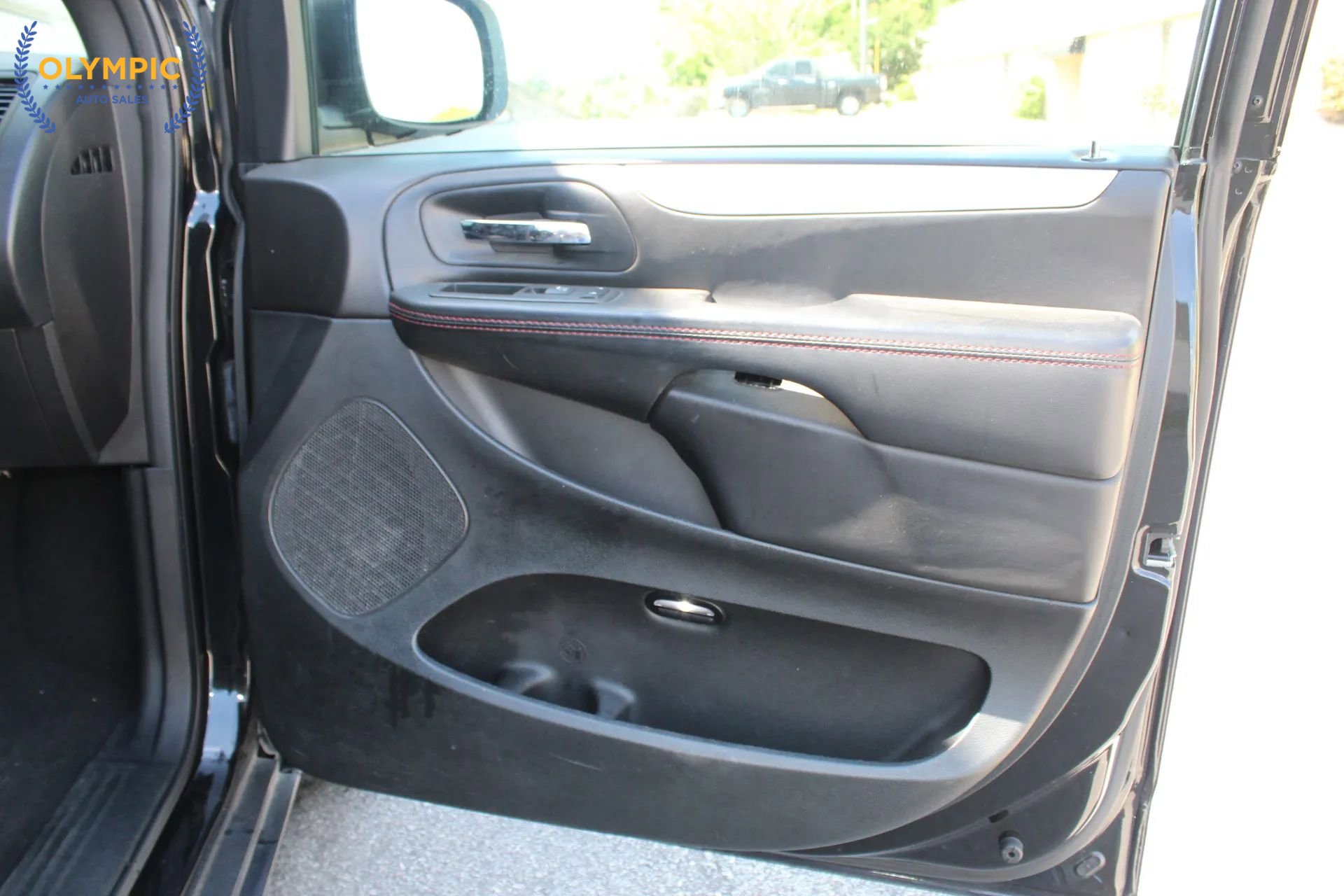 Used 2018 Dodge Grand Caravan GT FWD image 40