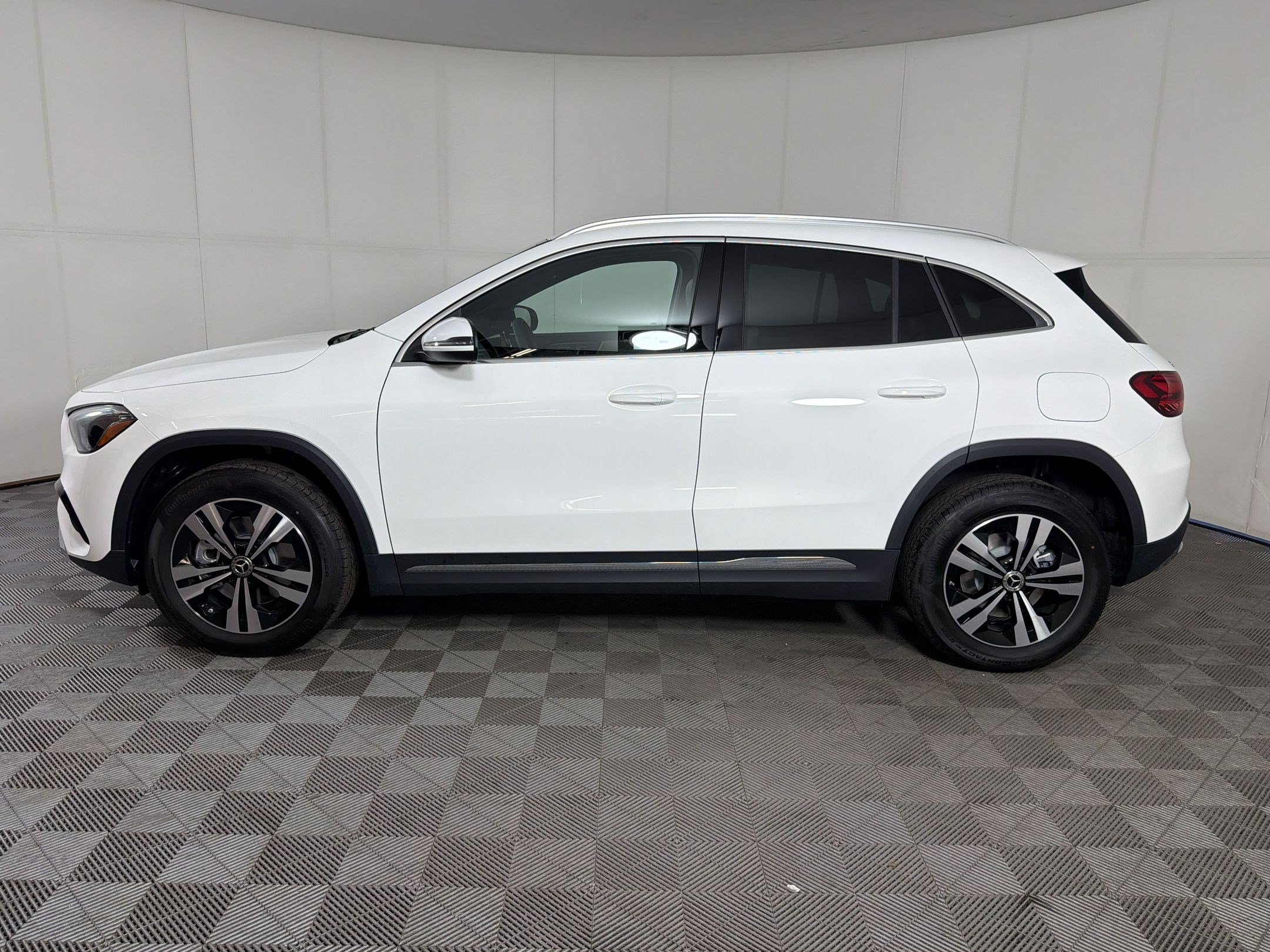 Used 2026 Mercedes-Benz GLA 250 4MATIC image 2