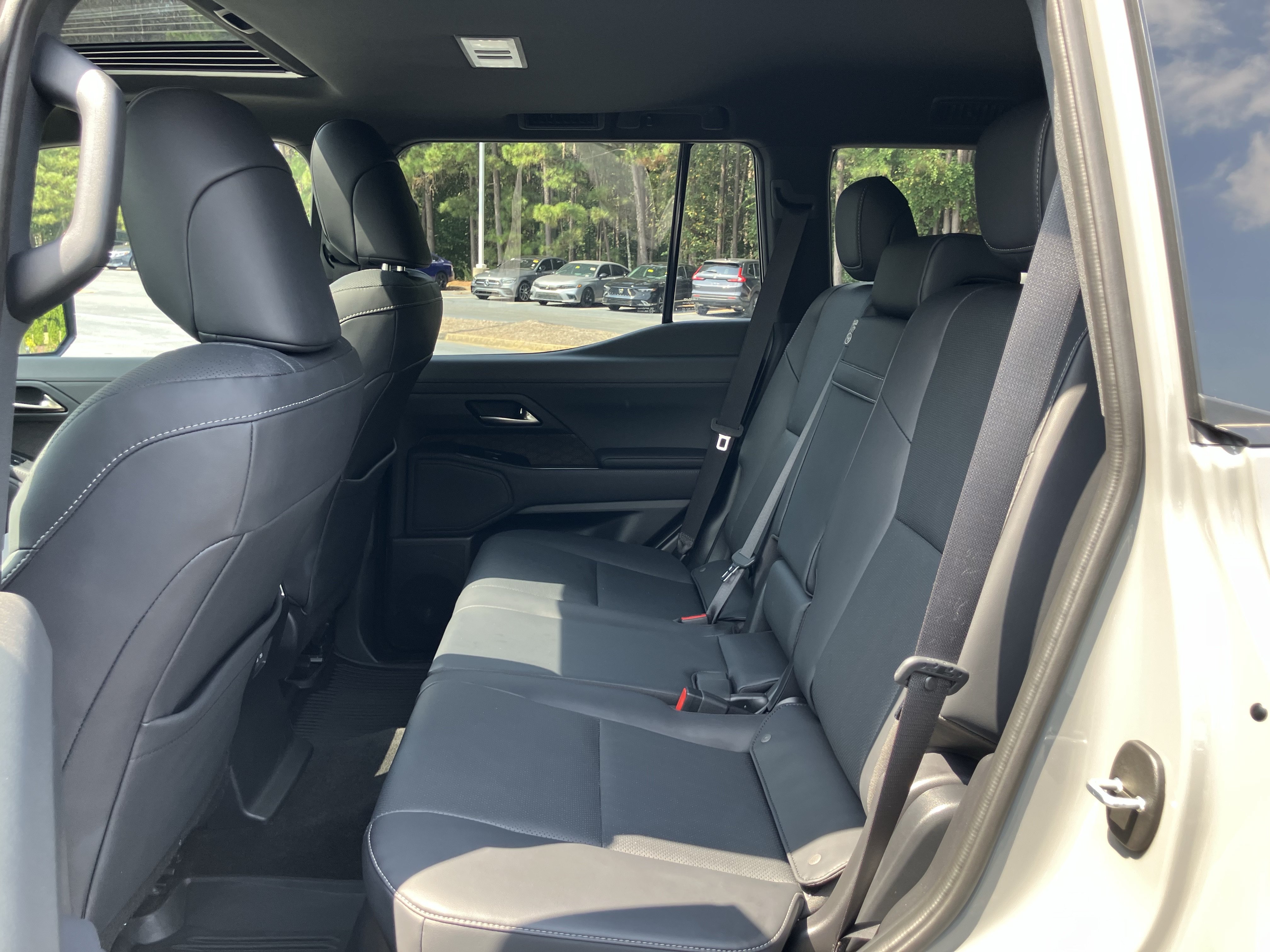 Used 2025 Lexus GX 550 w/ Accessory Package (2T) AWD/4WD image 37