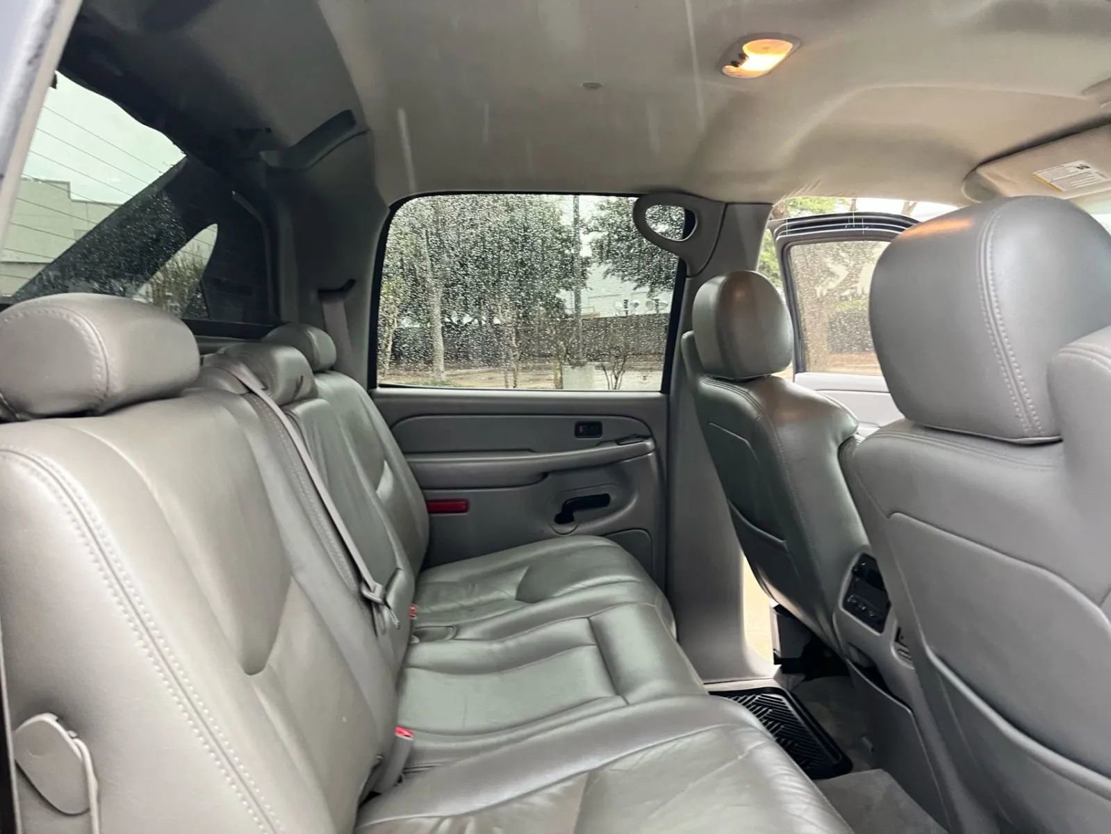 Used 2005 Chevrolet Avalanche Z66 w/ Preferred Equipment Group RWD image 20