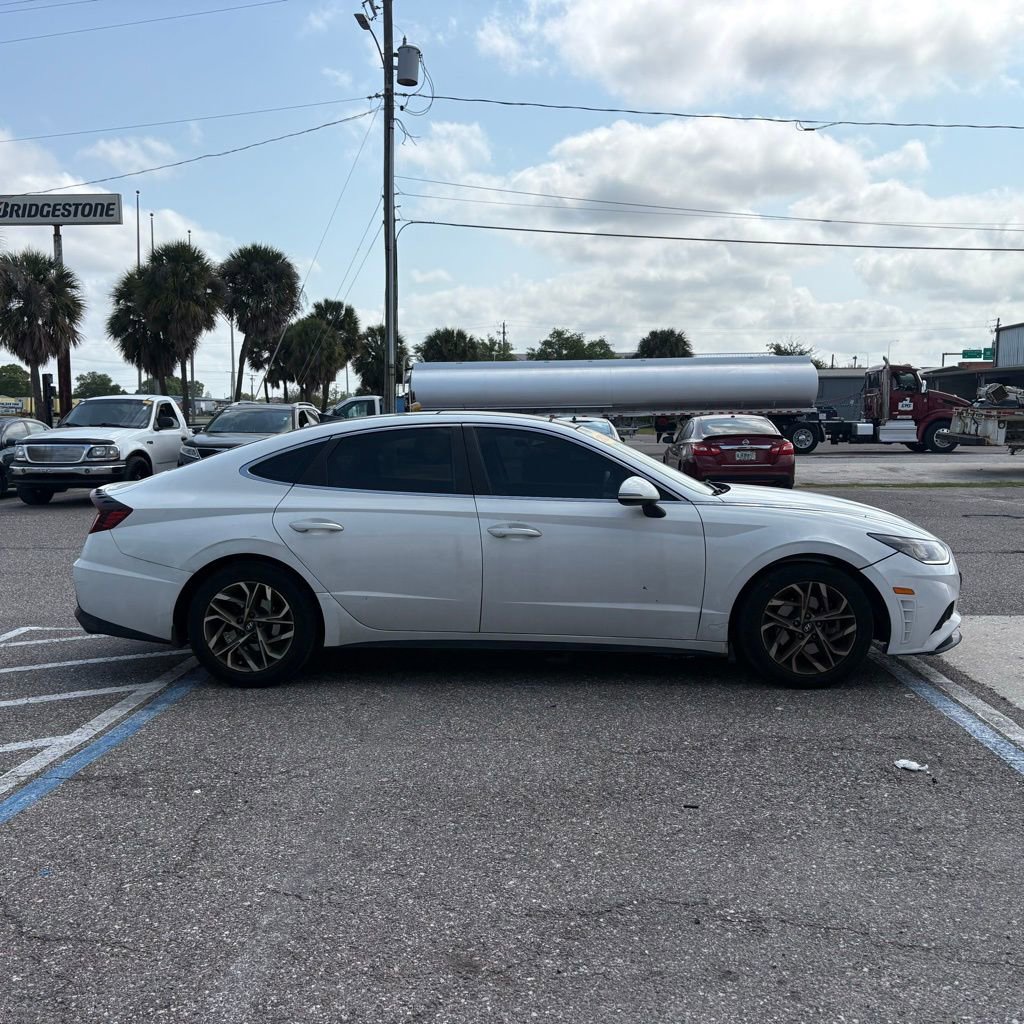 Used 2021 Hyundai Sonata SEL w/ Convenience Package image 2