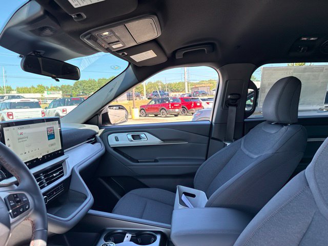 New 2027 Ford Explorer Active RWD image 30