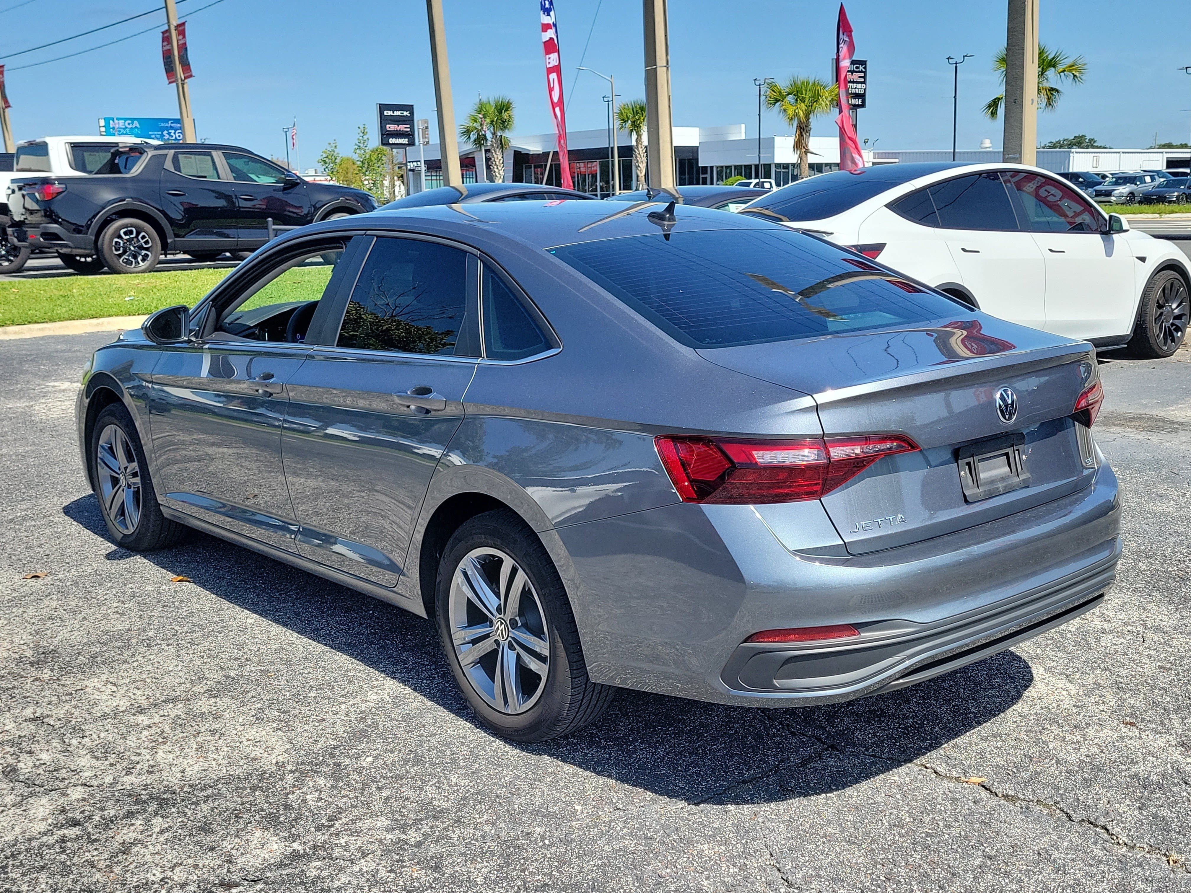 Used 2023 Volkswagen Jetta SE FWD image 7