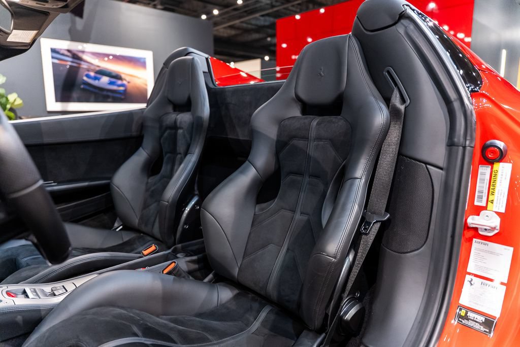 Certified 2014 Ferrari 458 Spider RWD image 4
