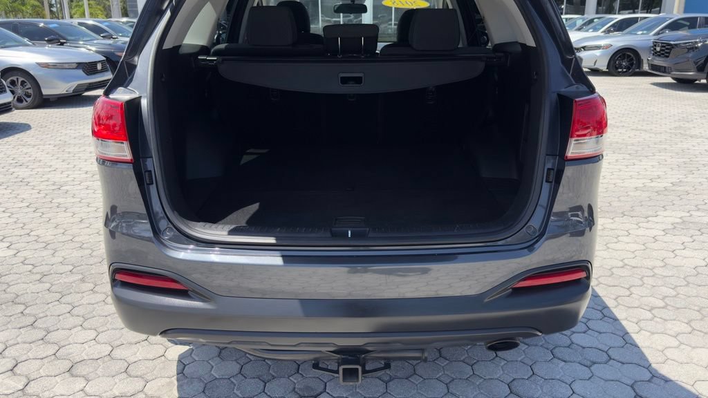 Used 2018 Kia Sorento FWD image 12