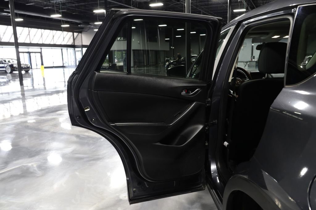 Used 2016 MAZDA CX-5 Touring w/ Bose/Moonroof Package FWD image 18