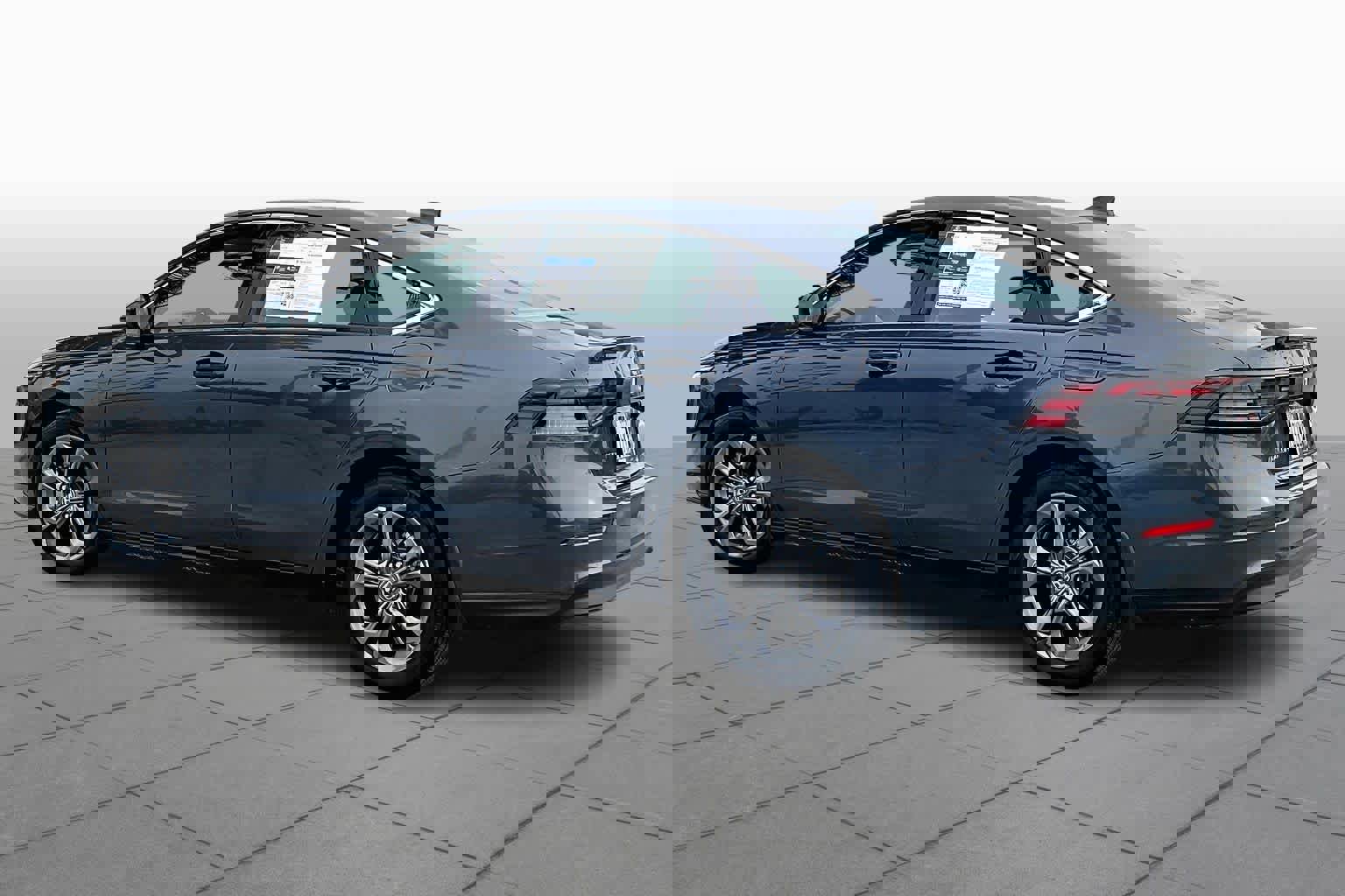 Used 2023 Honda Accord EX image 21