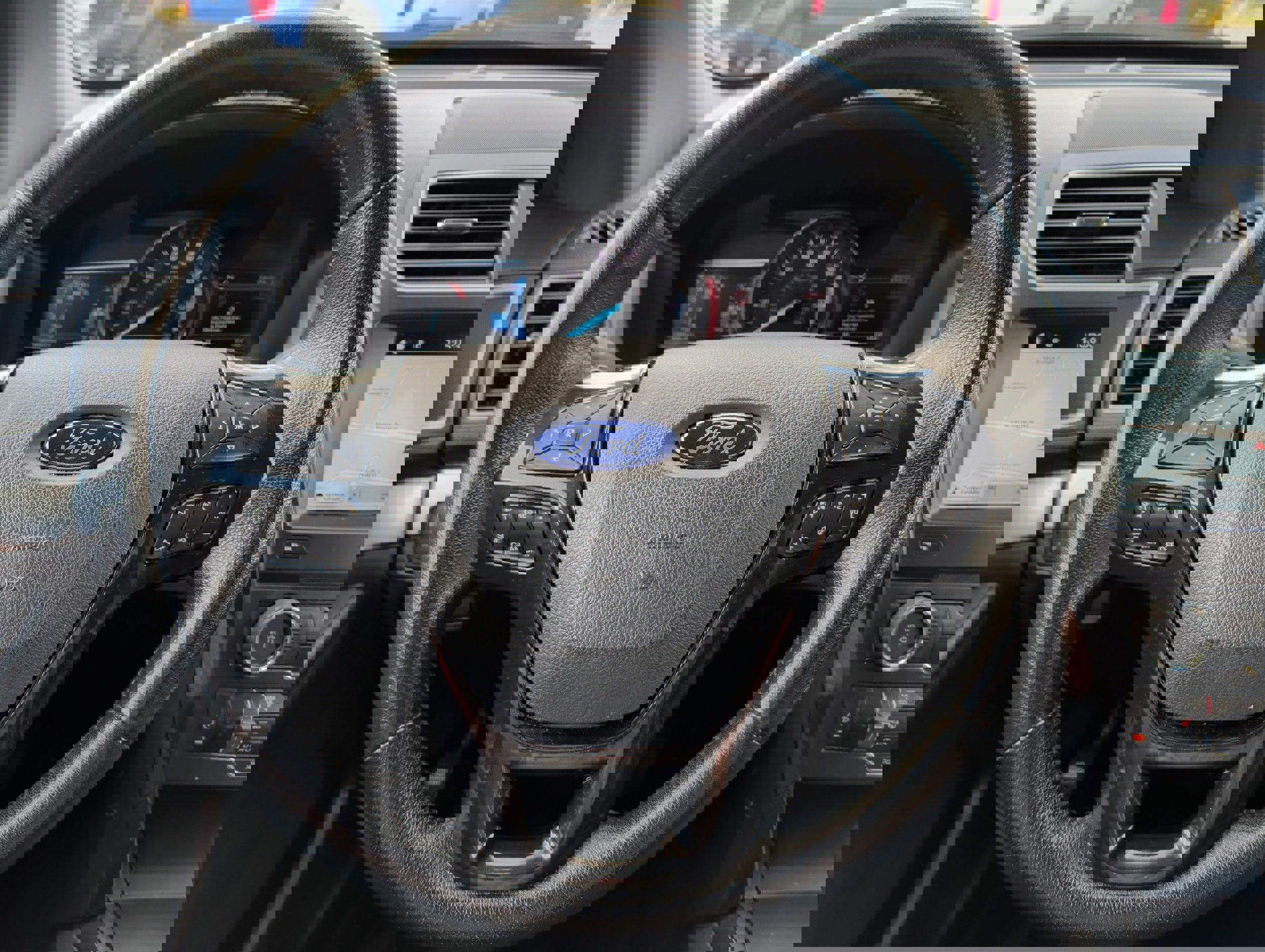 Used 2017 Ford Explorer XLT w/ Equipment Group 202A FWD image 31