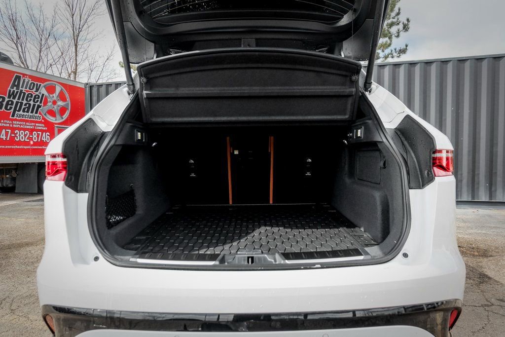 New 2026 Jaguar F-PACE R-Dynamic S image 9