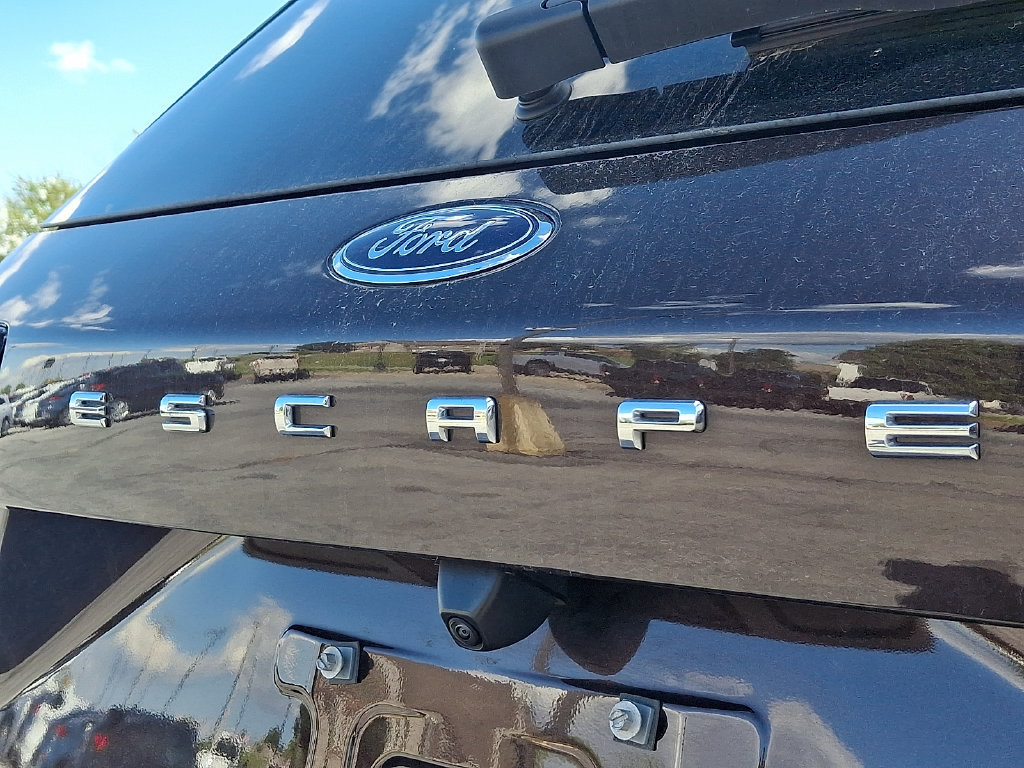 Used 2023 Ford Escape Platinum w/ Premium Technology Package AWD/4WD image 32