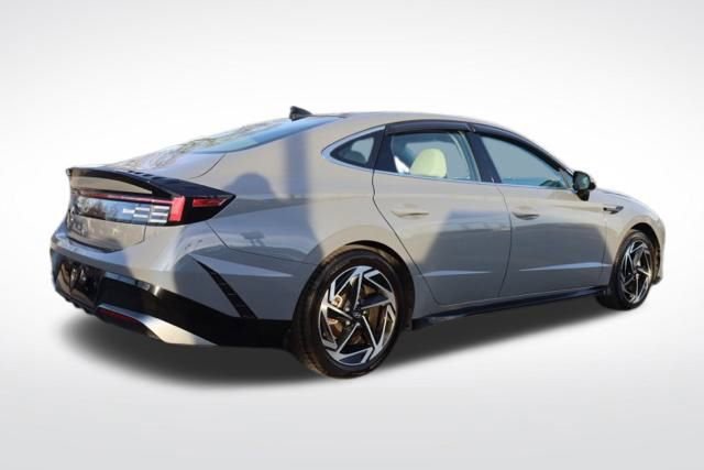 Used 2024 Hyundai Sonata SEL w/ Convenience Package image 11