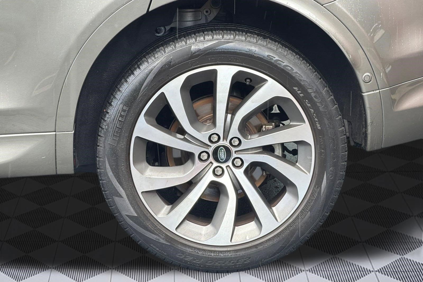 Used 2021 Land Rover Discovery Sport S R-Dynamic AWD/4WD image 13
