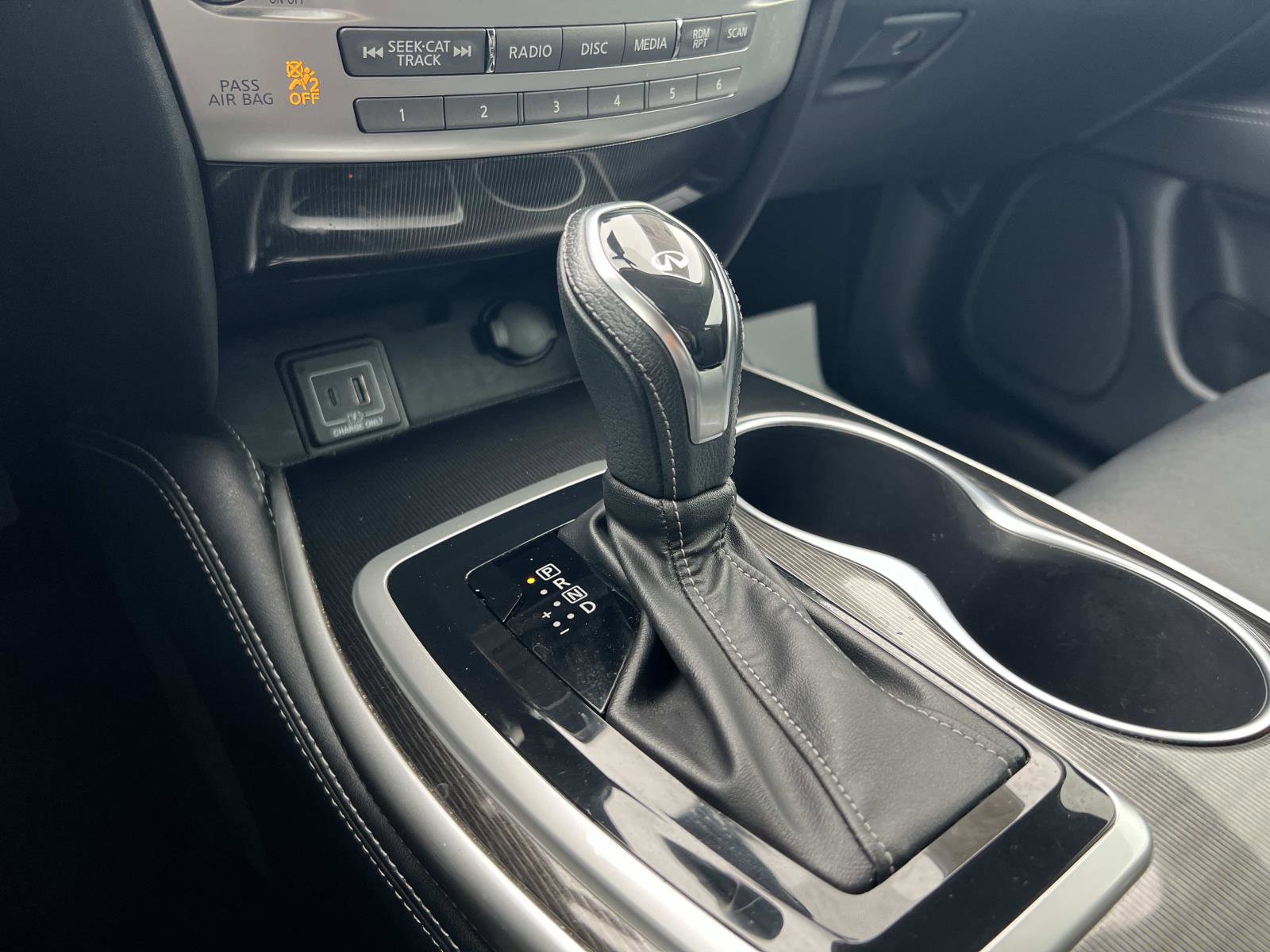 Used 2019 INFINITI QX60 Luxe w/ Essential Package FWD image 17
