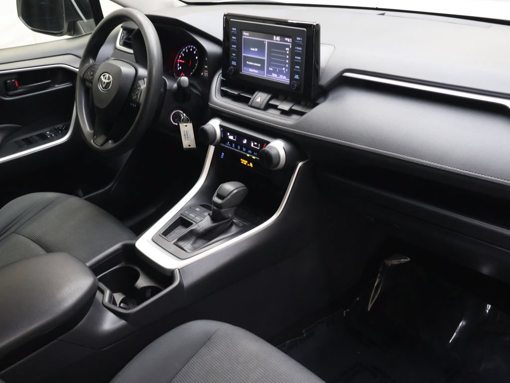 Used 2019 Toyota RAV4 LE FWD image 10