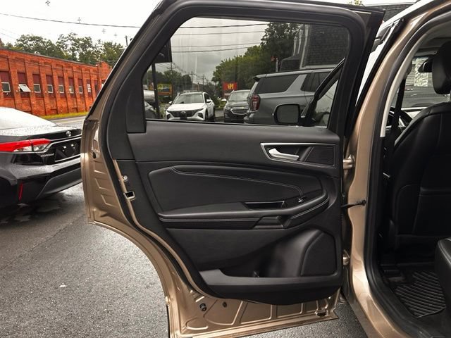 Used 2020 Ford Edge Titanium w/ Equipment Group 301A FWD image 15