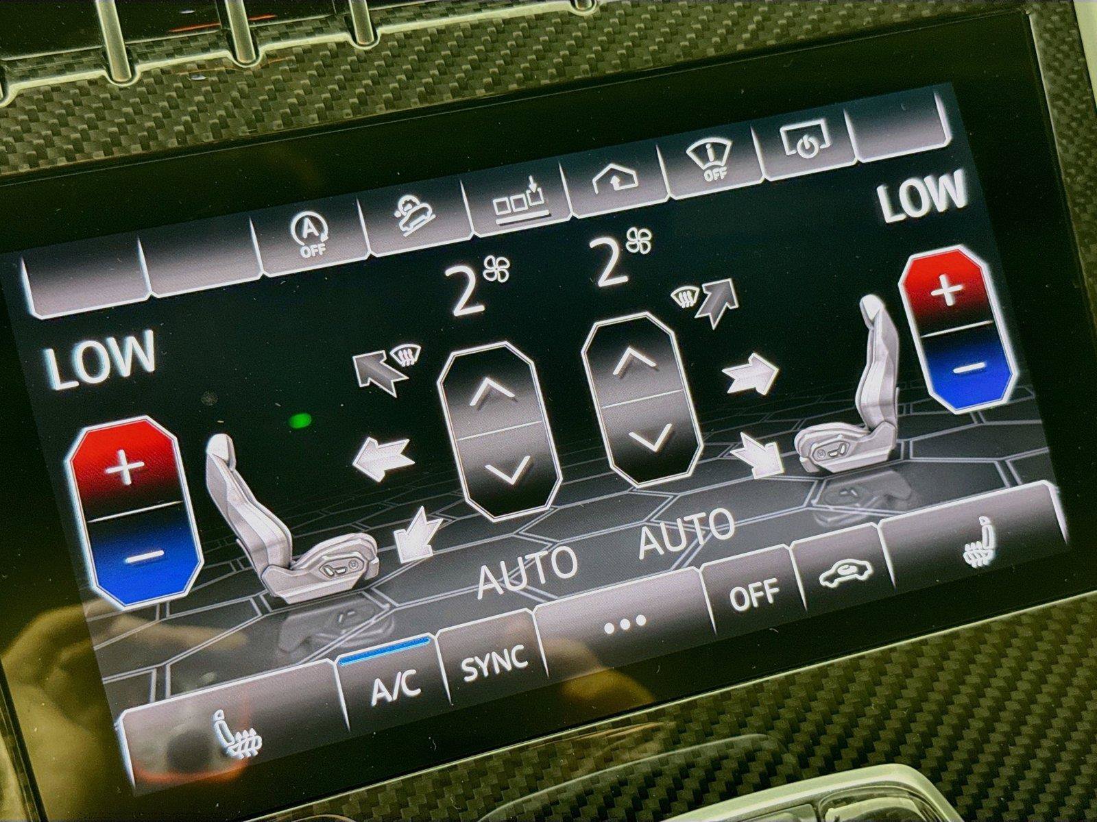 Used 2020 Lamborghini Urus AWD/4WD image 21