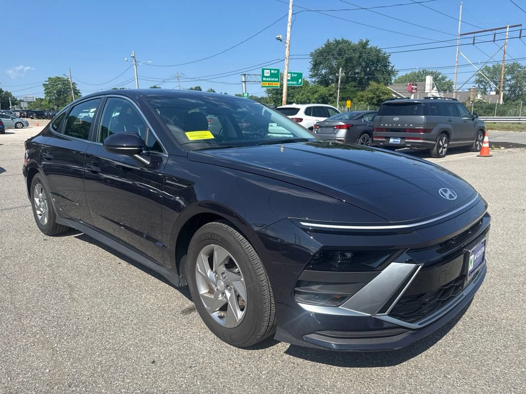 Used 2025 Hyundai Sonata SE FWD image 3