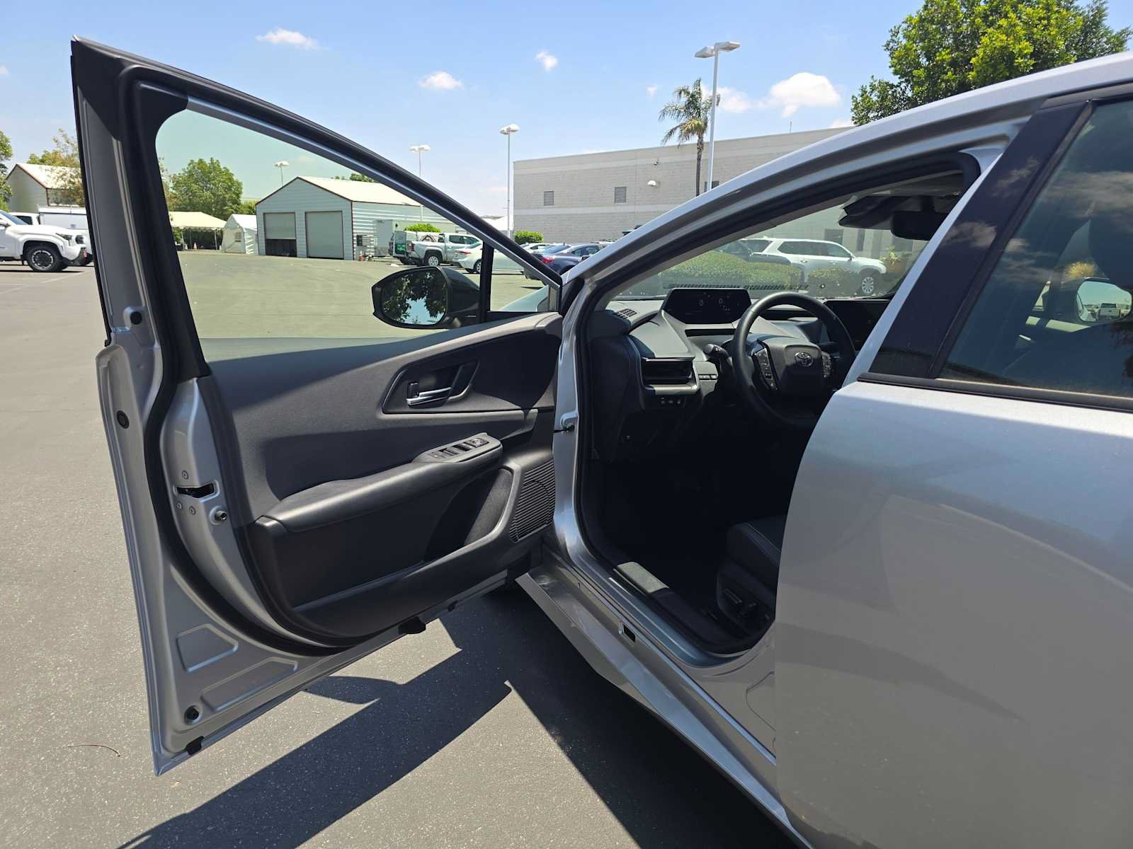 Certified 2026 Toyota Prius XLE FWD image 21
