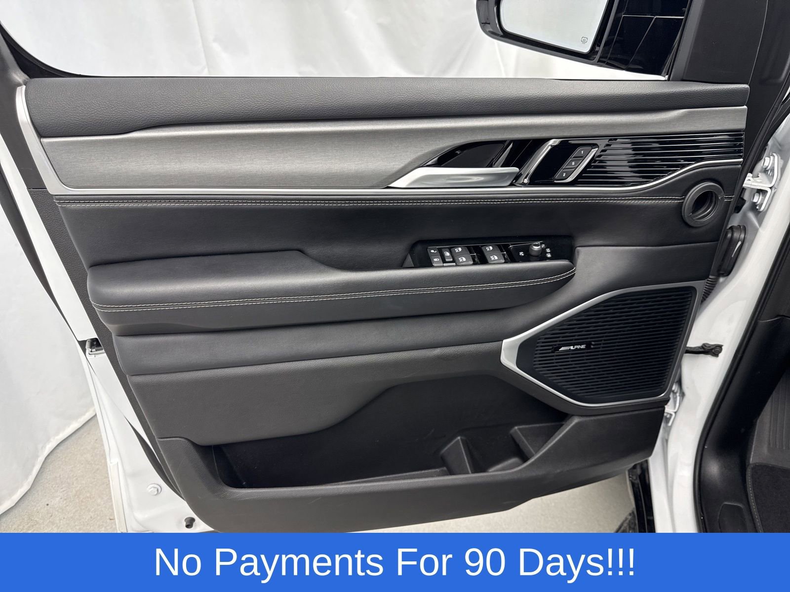 Used 2025 Jeep Wagoneer Series II w/ Convenience Group I AWD/4WD image 15
