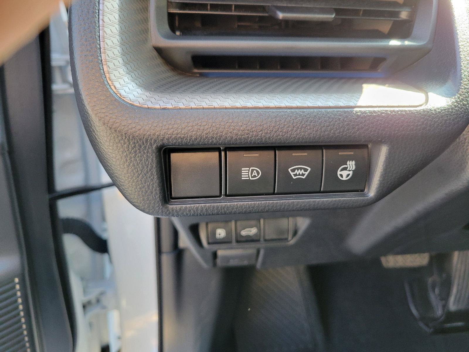 Used 2024 Toyota Prius Limited w/ Limited Premium Package FWD image 10