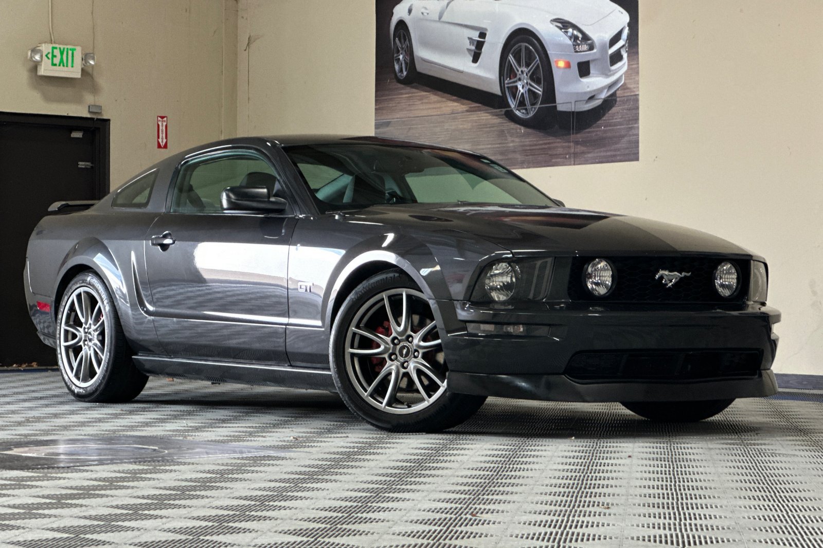 Used 2008 Ford Mustang GT RWD image 2