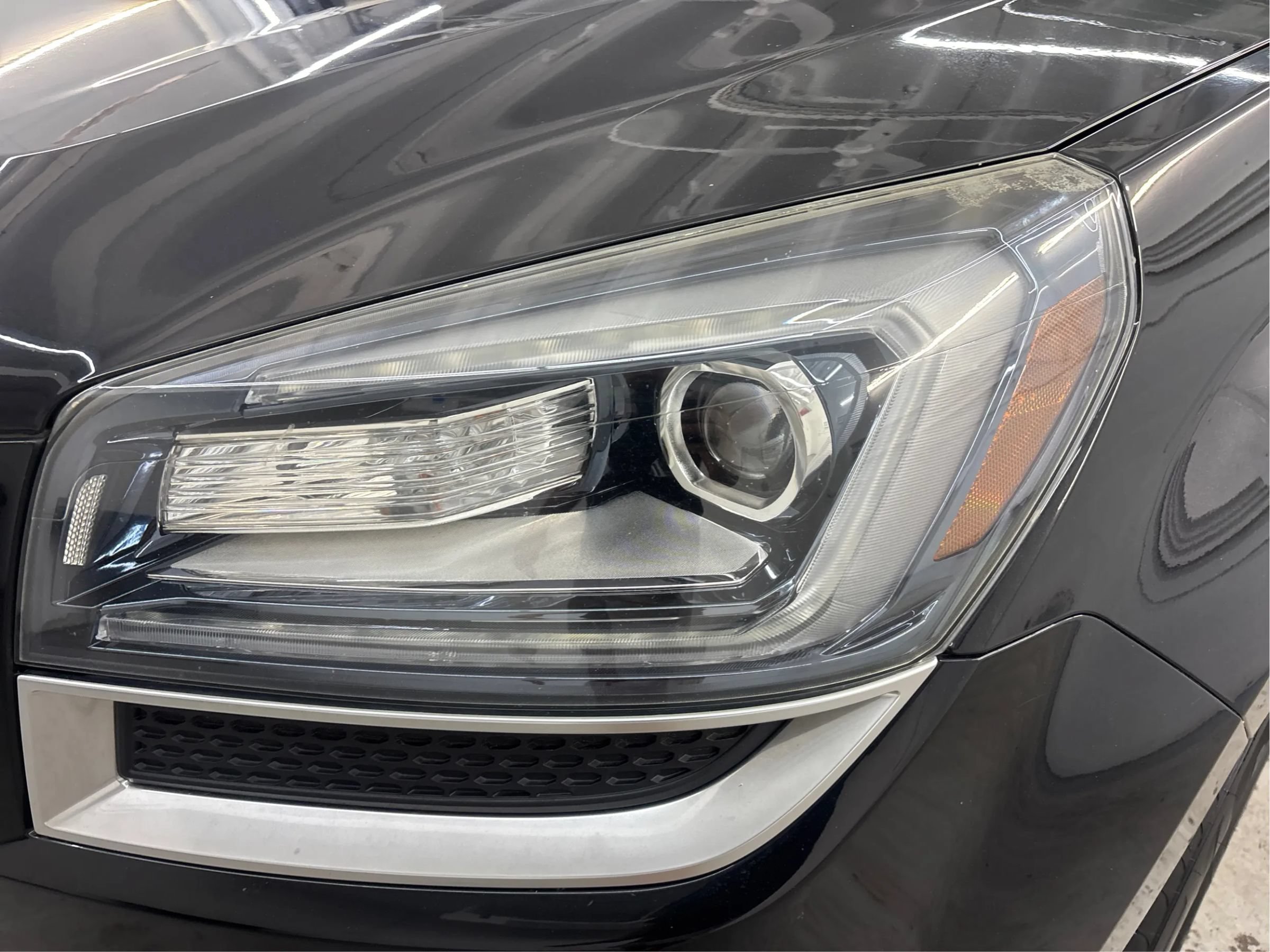 Used 2017 GMC Acadia Limited SLT AWD/4WD image 28