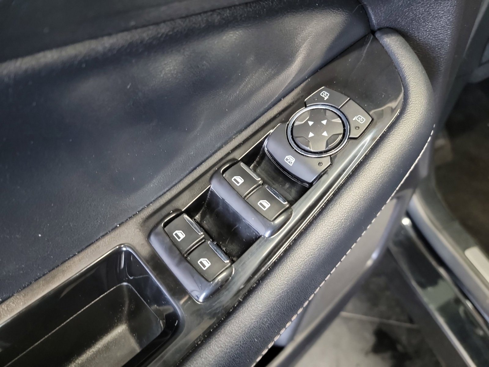 Used 2018 Ford Edge Sport w/ Technology Package AWD/4WD image 14