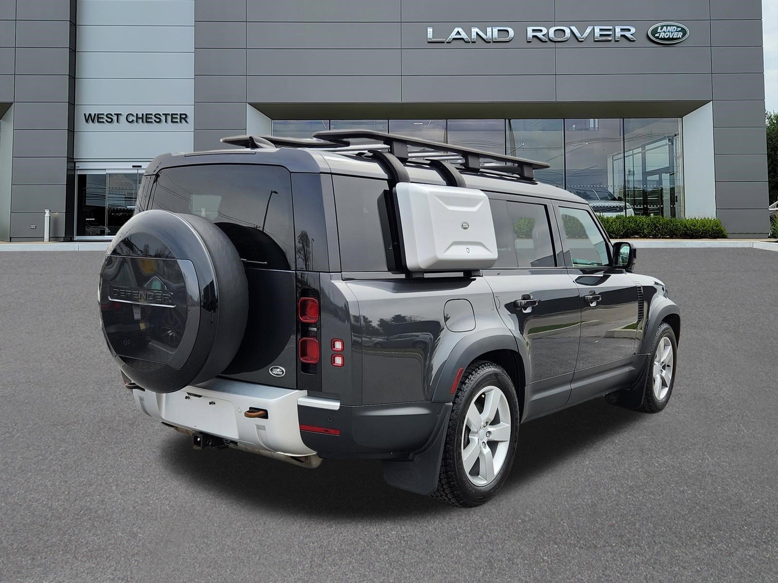 Used 2023 Land Rover Defender 130 First Edition AWD/4WD image 4