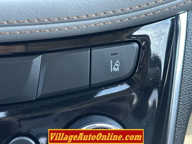Used 2020 Chevrolet Trax Premier AWD/4WD image 23