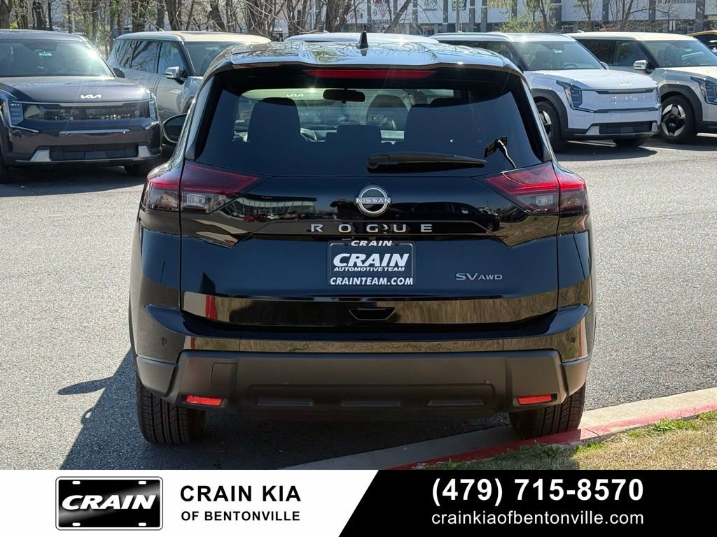 Used 2024 Nissan Rogue SV AWD/4WD image 6