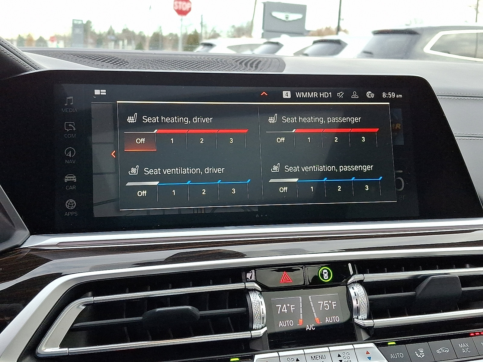 Used 2021 BMW X7 M50i w/ Dynamic Handling Package image 24