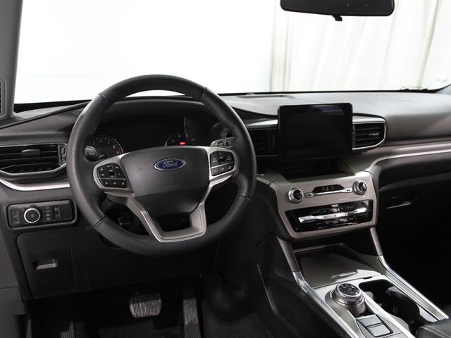 Certified 2023 Ford Explorer XLT w/ Equipment Group 202A image 7