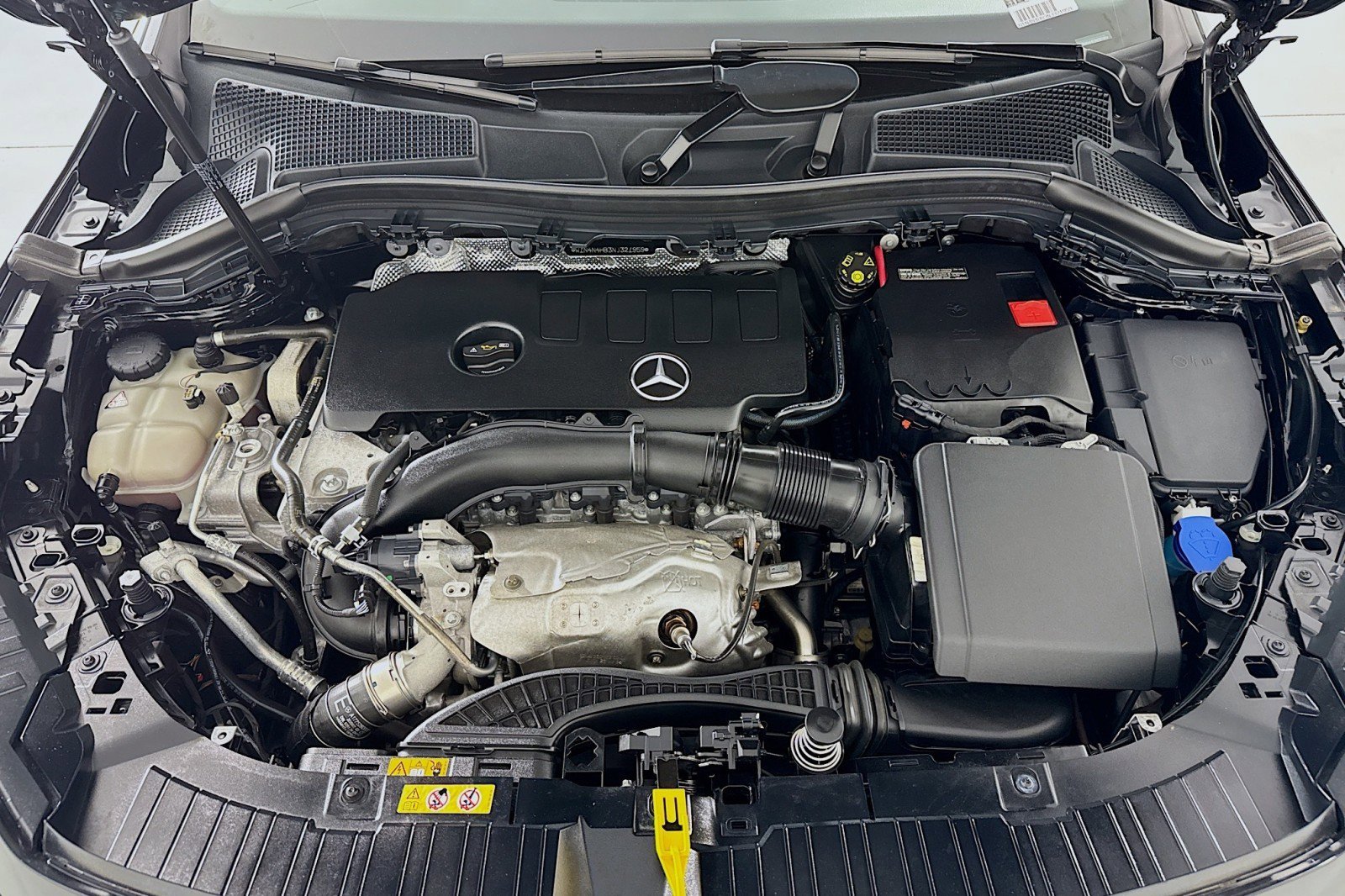 Certified 2022 Mercedes-Benz GLA 250 4MATIC w/ Premium Package image 11