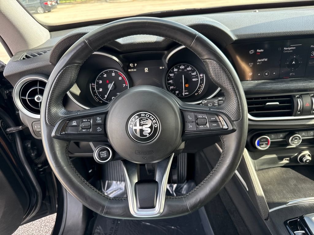 Used 2021 Alfa Romeo Stelvio Sprint w/ Nero Edizione RWD image 14