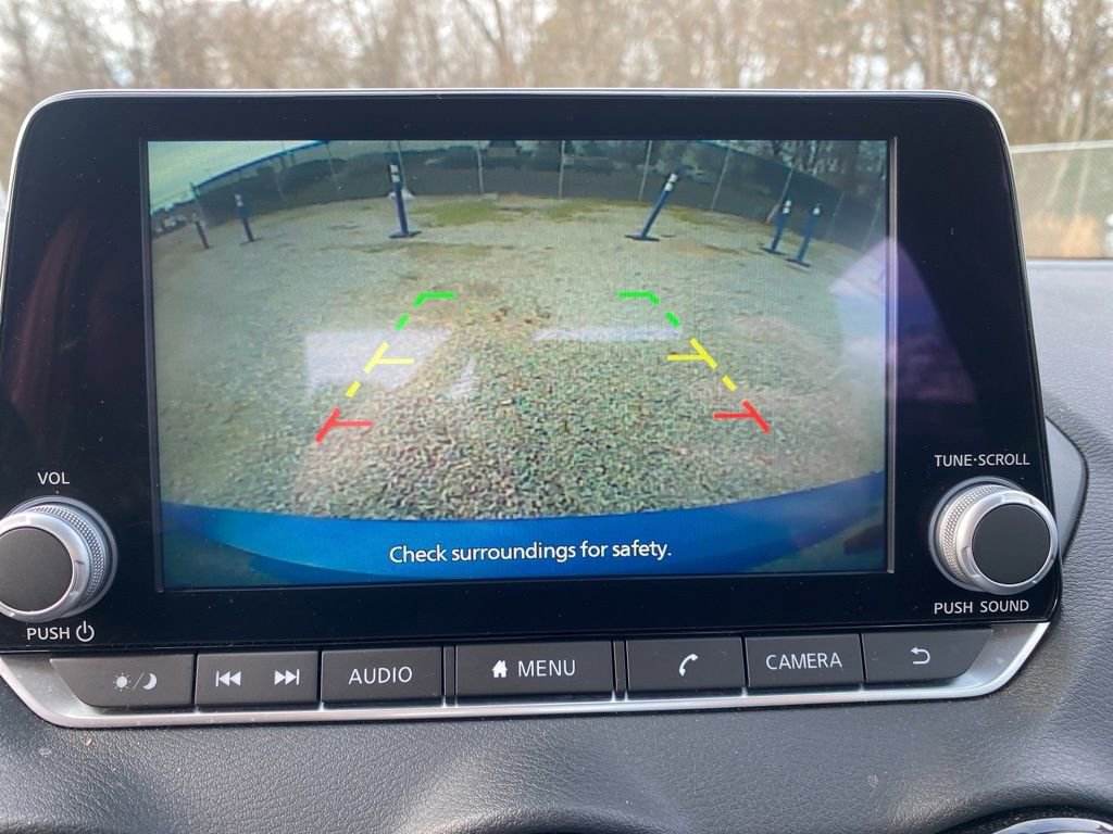 Used 2025 Nissan Sentra SV image 5