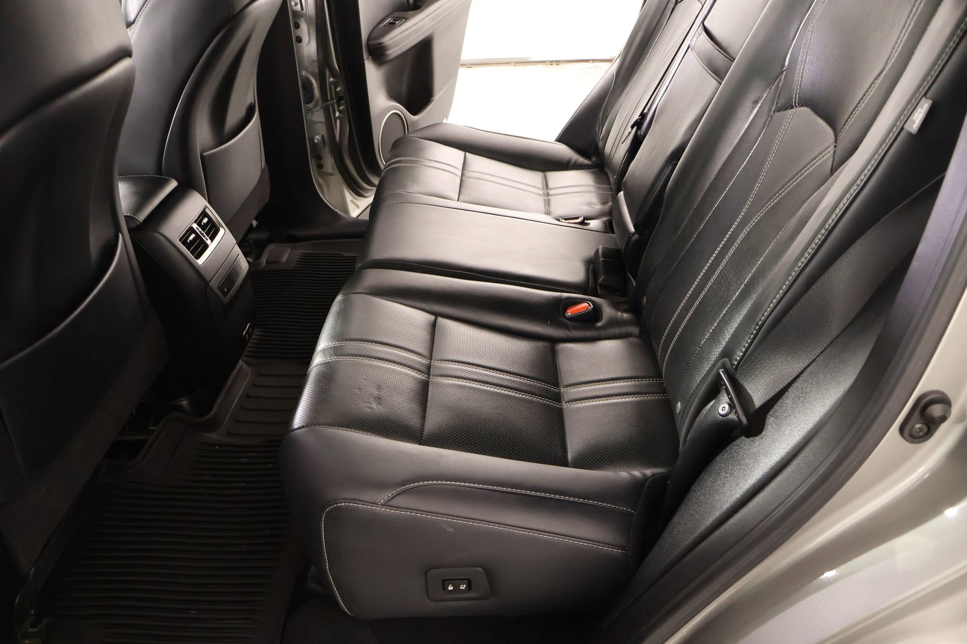 Used 2022 Lexus RX 450h AWD w/ Luxury Package image 12