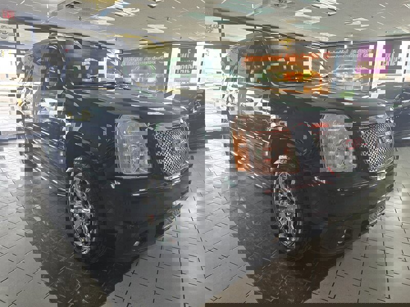 Used 2013 GMC Yukon XL Denali image 3