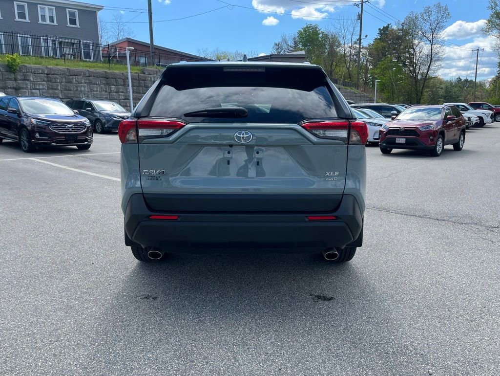 Used 2023 Toyota RAV4 XLE Premium AWD/4WD image 4
