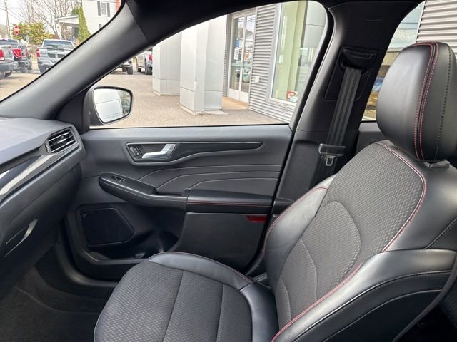 Certified 2024 Ford Escape ST-Line Select w/ Tech Pack #2 image 32
