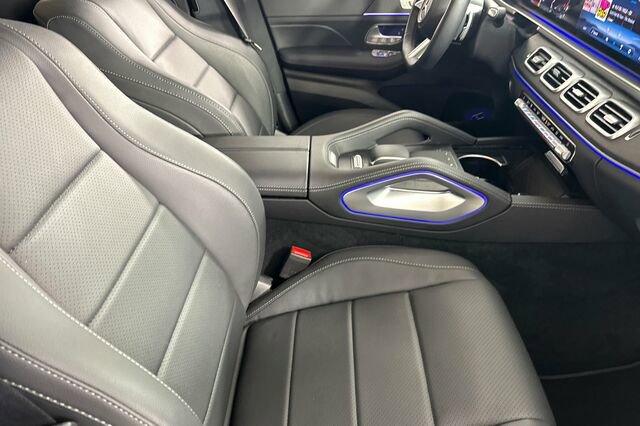 Certified 2025 Mercedes-Benz GLS 450 4MATIC image 19